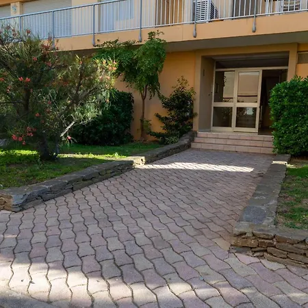 T2- Piscine- Plages- Commerces * لو لا فاندو