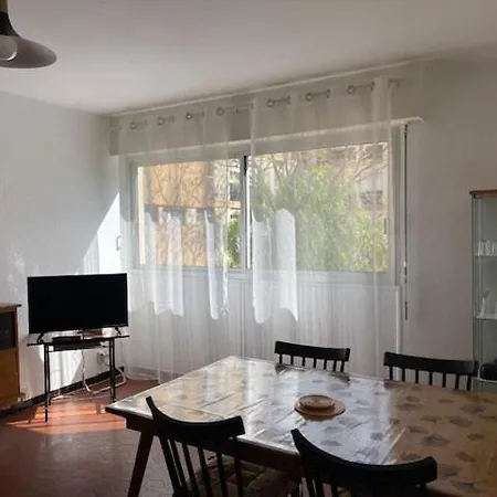 Appartement T2- Piscine- Plages- Commerces Le Lavandou